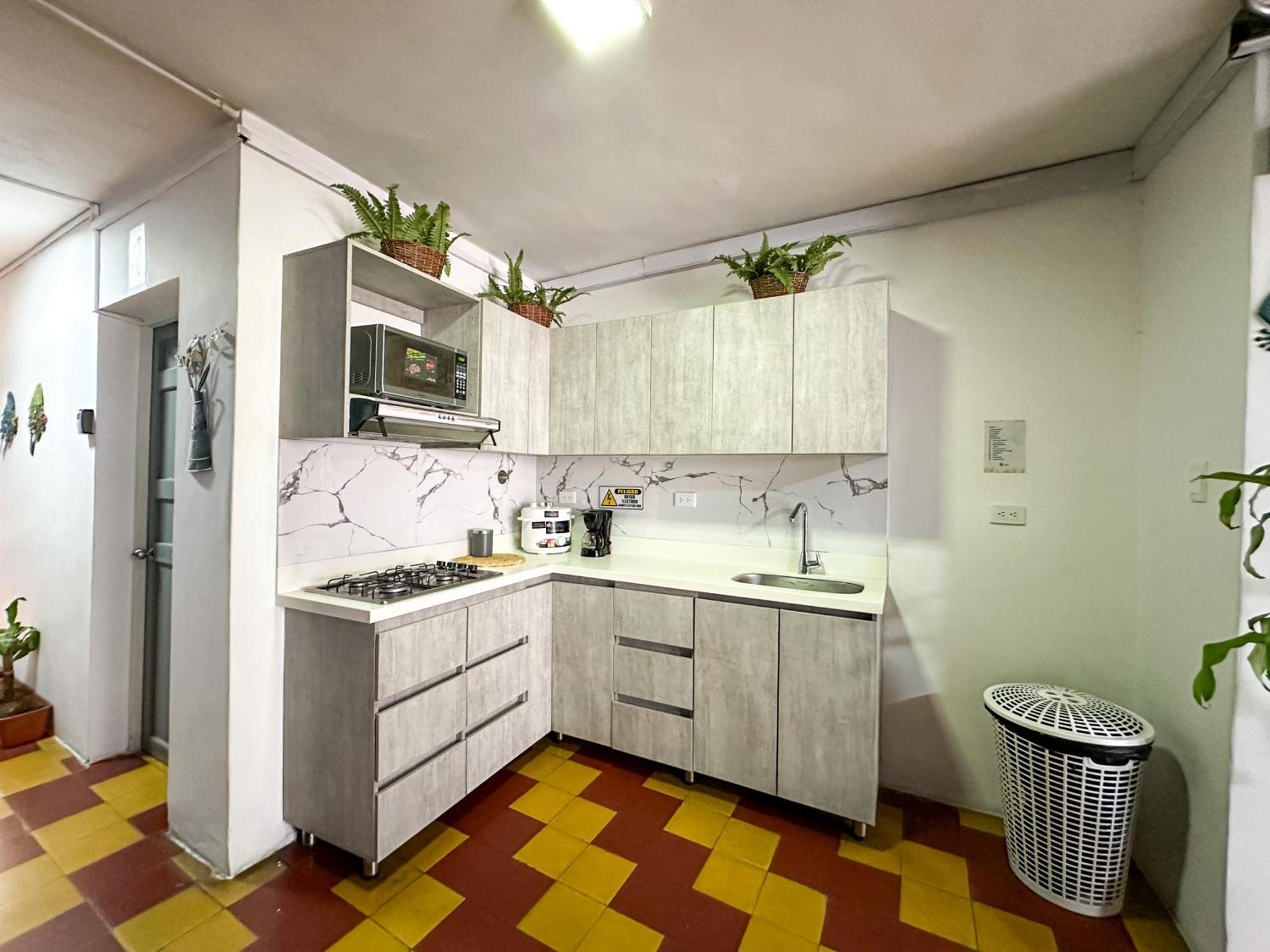Casa Encanto, Apartamento - Habitaciones, Laureles-America Медельин Экстерьер фото